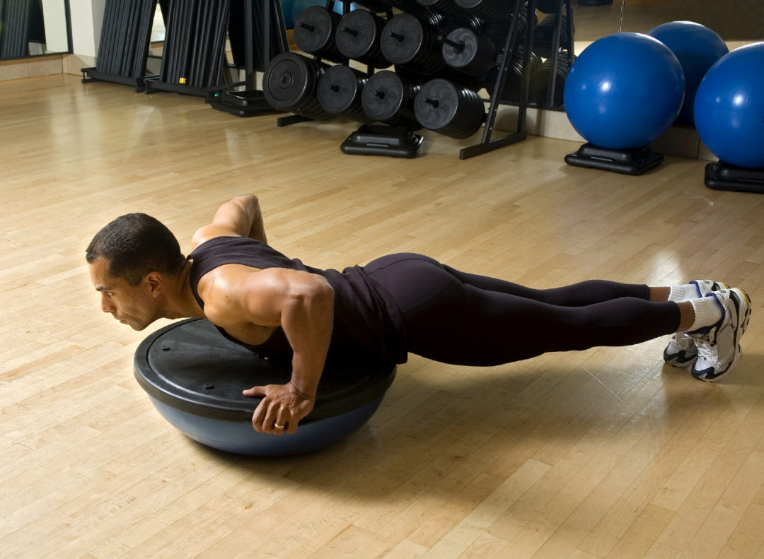 Stretching balls. Упражнения на босу. Упражнения на полусфере. Отжимания от босу. Тренировка мышц стабилизаторов ног.